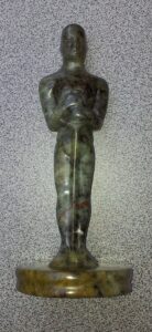 Kleine Oscar-Statue aus Serpentin von amogis